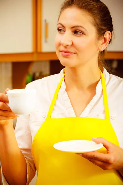 Mature Woman Apron Holding Cup Coffee Kitchen Housewife Female Hot — Stock Photo, Image