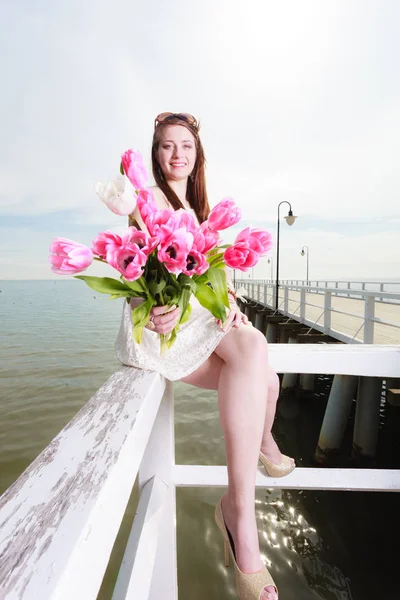 Feminidad Dama Honor Concepto Viaje Hermosa Mujer Con Vestido Blanco —  Fotos de Stock