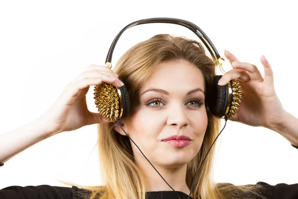 Teenager Young Grunge Woman Listening Music Headphones Spikes Female Enjoying — Stock Photo, Image