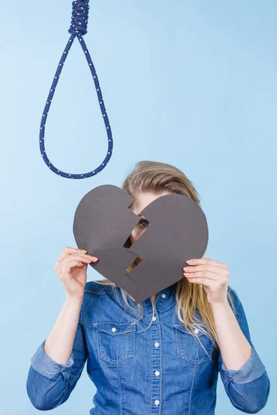 Mulher Deprimida Triste Pensando Suicídio Depois Ter Quebrado Coração Problema — Fotografia de Stock