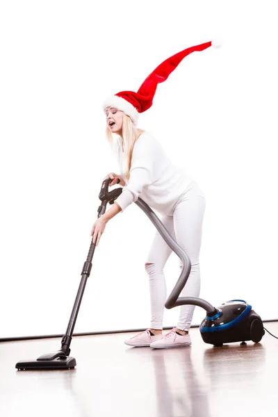 Kvinna Dammsuga Huset Rolig Tonåring Flicka Santa Helper Hatt Med — Stockfoto