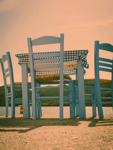 Mesa Azul Junto Mar Sillas Cafetería Abierta Restaurante Aire Libre — Foto de Stock