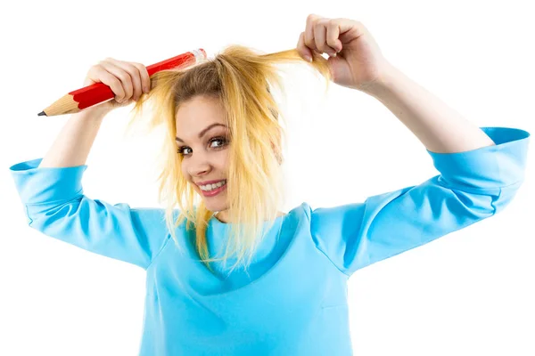 Vicces Vizsga Előtt Készül Tizenéves Haja Nagy Ceruza Gazdaság Rögzítése — Stock Fotó