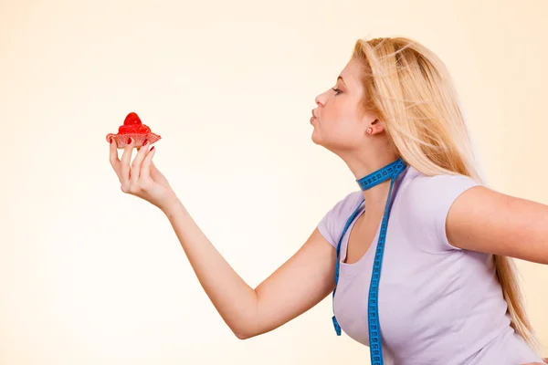 Süßigkeiten Junk Food Zuckerversuchung Auf Diätkonzept Frau Mit Maßband Den — Stockfoto