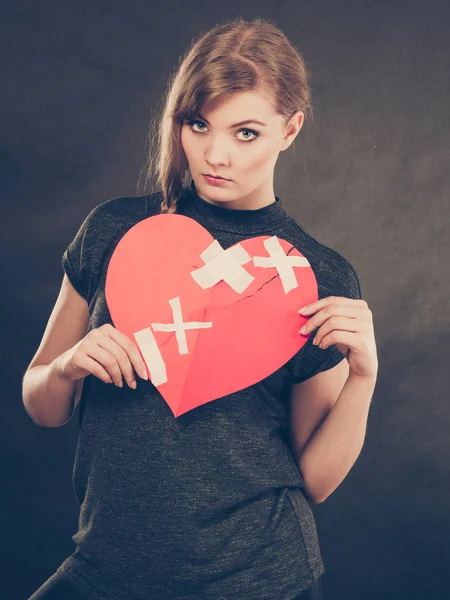 Herz Gebrochen Konzept Traurige Unglückliche Blonde Frau Mit Einem Großen — Stockfoto