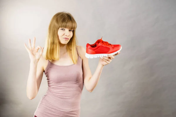 Happy Sporty Smiling Woman Presenting Sportswear Trainers Red Shoes Comfortable — Stock Photo, Image
