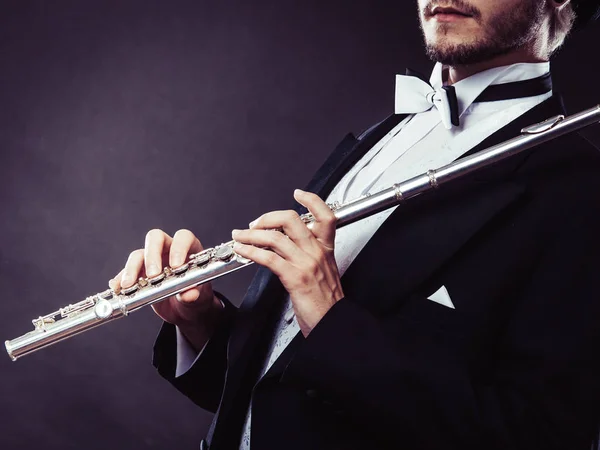 Musica Classica Passione Hobby Elegantemente Vestito Musicista Uomo Tenendo Flauto — Foto Stock