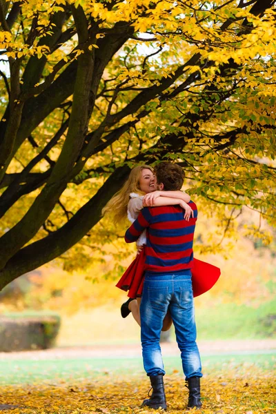 Afecto Sentimientos Expresando Emociones Positivas Amistad Amor Pareja Joven Encuentran —  Fotos de Stock