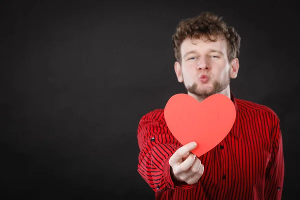 Amor Ajuda Das Pessoas Homem Encantador Encantador Com Coração Papel — Fotografia de Stock