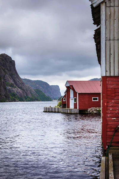 Casas Rojas Tradicionales Pequeño Pueblo Pesquero Histórico Noruega — Foto de Stock