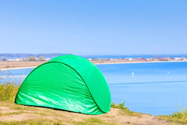 Tourism Recreation Small Green Tent Natural Area Surrounded Meadow Water — Stock Photo, Image