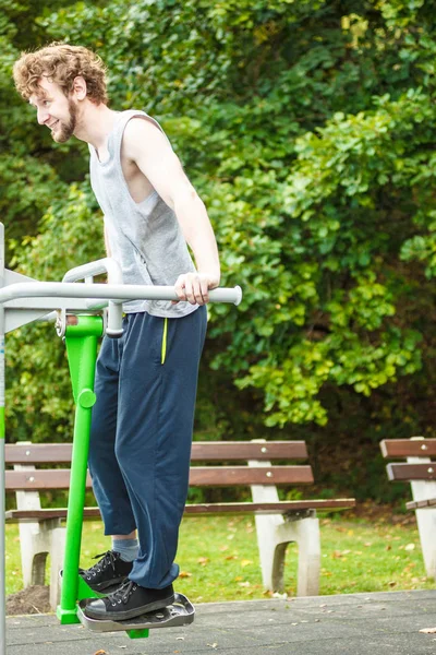 Muscular Active Man Training Suit Exercising Working Out Outdoor Gym — Stock Photo, Image