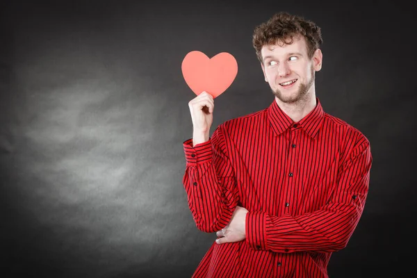 Amor Ajuda Das Pessoas Homem Encantador Encantador Com Coração Papel — Fotografia de Stock