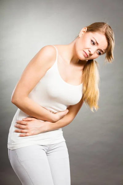 Conceito Saúde Bellyache Indigestão Menstruação Jovem Sexo Feminino Que Sofre — Fotografia de Stock