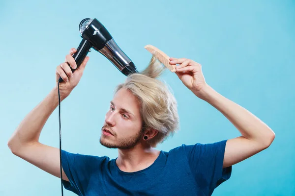 Estilo Moda Joven Peluquero Estilista Masculino Moda Con Una Nueva — Foto de Stock