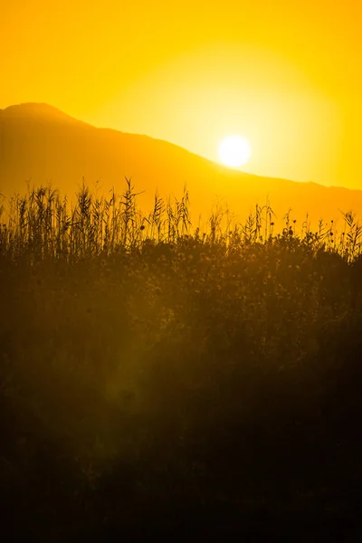 Сценический Закат Восход Солнца Восходящее Над Горой — стоковое фото