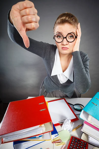 Mécontentement Déception Jeune Femme Élégante Triste Affaires Vêtements Élégants Bureau — Photo