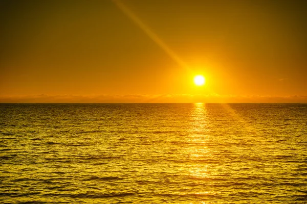 Puesta Sol Salida Del Sol Sobre Superficie Del Mar Paisaje — Foto de Stock