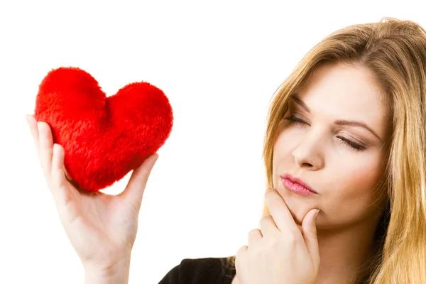 Mujer Joven Pensando Amor Ideas Regalo San Valentín Mujer Contemplando — Foto de Stock