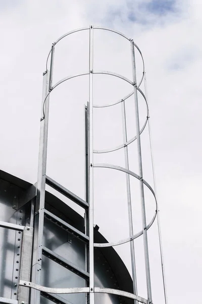 Escalera Metal Industrial Con Protección Redonda Barandilla Normas Seguridad Industria — Foto de Stock
