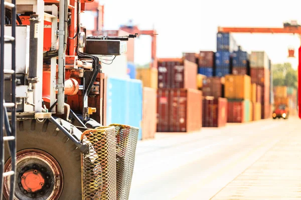 Containers Met Heftruck Auto Lading Haven Met Vervoermiddel Zeevervoer Commerce — Stockfoto