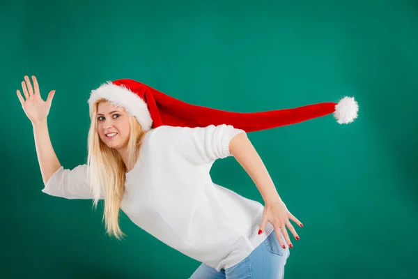 Kerst Accessoires Plezier Vreugde Concept Vrouw Dragen Windblown Lange Kerstmuts — Stockfoto