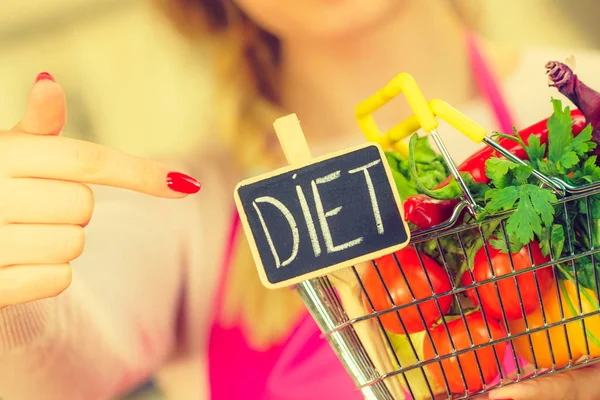 Cesta Compras Com Sinal Dieta Muitos Vegetais Coloridos Estilo Vida — Fotografia de Stock