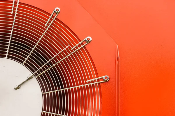 Acercamiento Del Ventilador Molinos Viento Ventilador Industrial Con Una Red —  Fotos de Stock