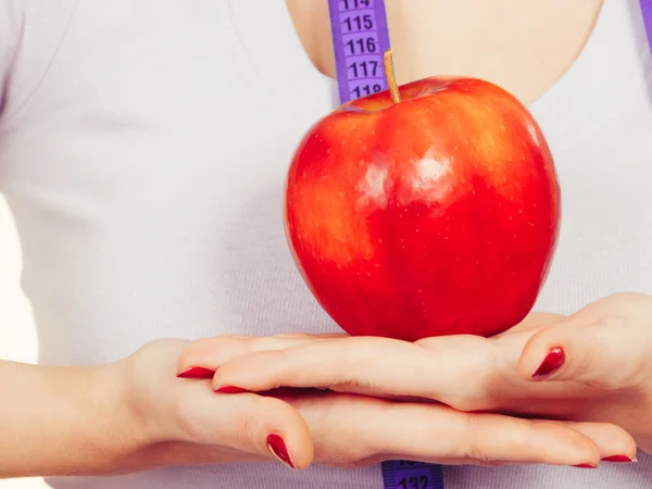 Dieta Odchudzanie Zdrowa Żywność Owoce Koncepcja Kobieta Ręce Gospodarstwa Duże — Zdjęcie stockowe