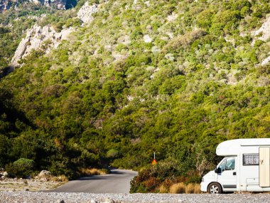 Tatil turizm ve seyahat. Yunanistan niteliğine Camper van kamyonet ve karavan