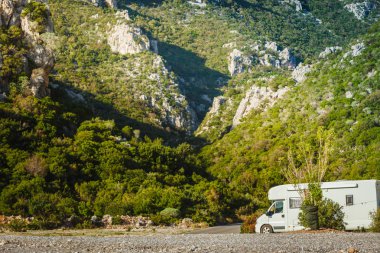 Tatil turizm ve seyahat. Yunanistan niteliğine Camper van kamyonet ve karavan
