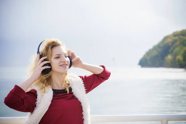 Happy Joyful Woman Listening Music While Being Outdoor Teenage Female — Stock Photo, Image