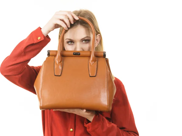 Elegante Modieuze Jonge Vrouw Met Bruin Lederen Handtas Wit — Stockfoto