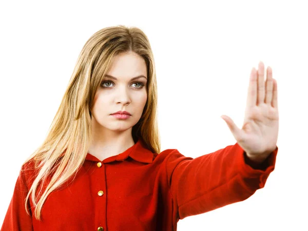 Mulher mostrando stop gesto — Fotografia de Stock