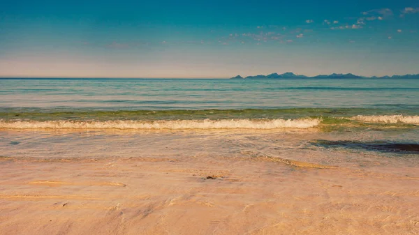 Natursköna Havskusten Gimsoar Och Sandstrand Med Berg Horisonten Nordland County — Stockfoto