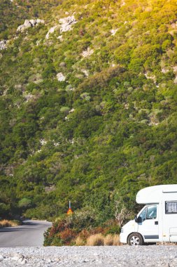 Tatil turizm ve seyahat. Yunanistan niteliğine Camper van kamyonet ve karavan