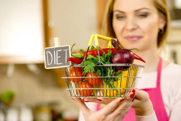 Koszyk Napisem Dieta Wiele Kolorowych Warzyw Zdrowy Tryb Życia Wegetariańskie — Zdjęcie stockowe