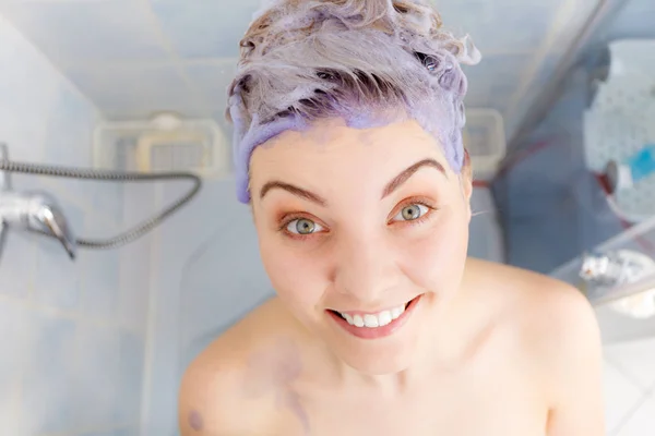 Woman Applying Coloring Shampoo Her Hair Female Having Purple Washing — Stock Photo, Image