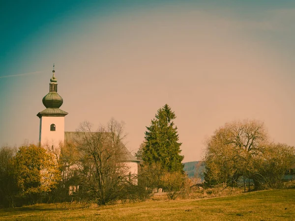 Храм Пагорбі Autumnal Декорація Словаччині — стокове фото