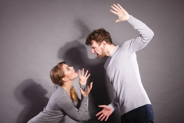 Concepto Emociones Negativas Gente Lucha Marido Esposa Discutiendo Gritándose Pareja — Foto de Stock