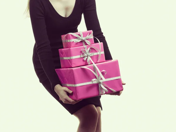 People Celebrating Xmas Love Happiness Concept Unrecognizable Girl Carrying Presents — Stock Photo, Image