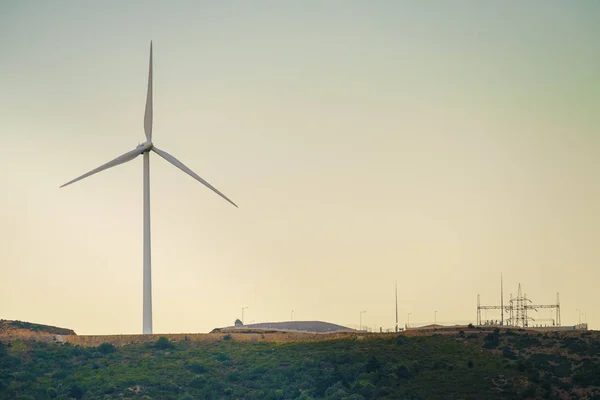 Větrný Mlýn Řecké Hory Větrné Farmy Zdroj Obnovitelné Zelené Energie — Stock fotografie