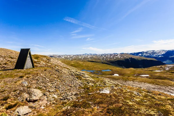 Hegyvidéki Régió Aurland Laerdal Között Norvégiában Rocky Táj Csúcsok Távolban — Stock Fotó