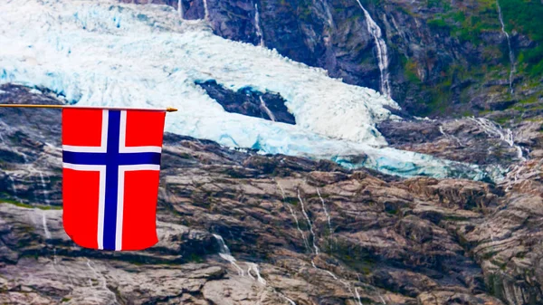 Bandiera Norvegese Ghiacciaio Boyabreen Nell Area Del Fjaerland Nel Comune — Foto Stock