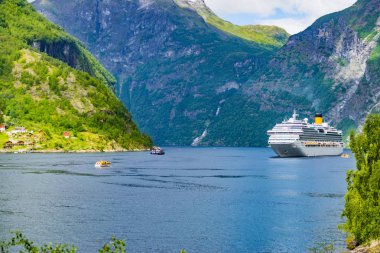 Feribotlu Fjord Geirangerfjord, Norveç. Seyahat..