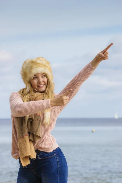 Teenage Female Spending Time Outdoor Beach Autumn Weather Pointing Copy — Stock Photo, Image