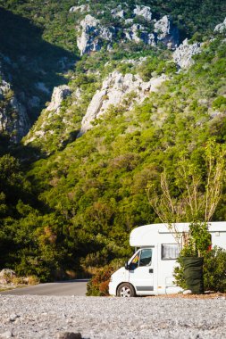 Tatil turizm ve seyahat. Yunanistan niteliğine Camper van kamyonet ve karavan