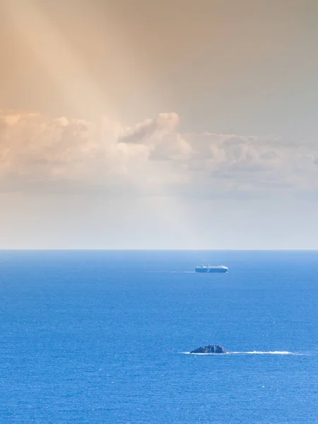 Seascape Hajó Nyugodt Vízfelszín — Stock Fotó