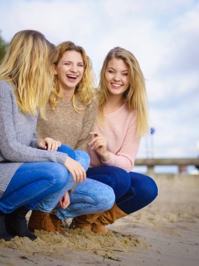 Üç şık modelleri açık