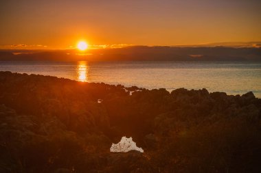 Gündoğumu Peloponnese adlı Yunan Sahil